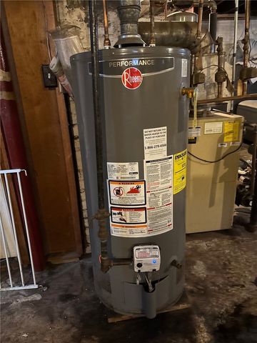 76 London Avenue, Pawtucket, RI 02861