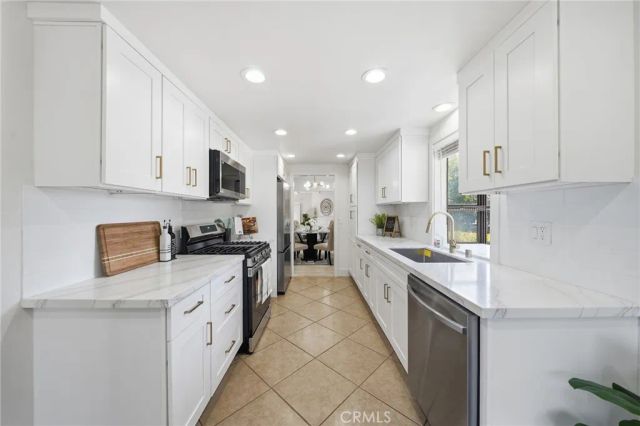 1491 W Lambert, La Habra, CA 90631