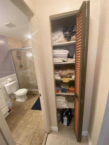 200 NE 14th Ave 419, Hallandale Beach, FL 33009