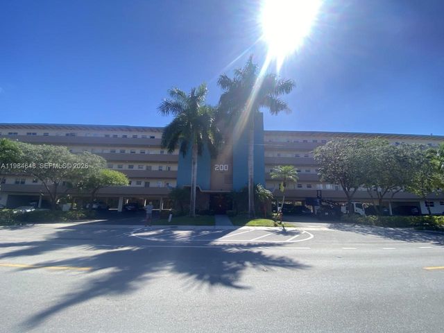 200 NE 14th Ave 419, Hallandale Beach, FL 33009
