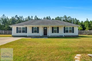 63 Madison Avenue NE, Ludowici, GA 31316