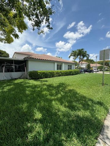 702 NW 208th Terrace, Pembroke Pines, FL 33029
