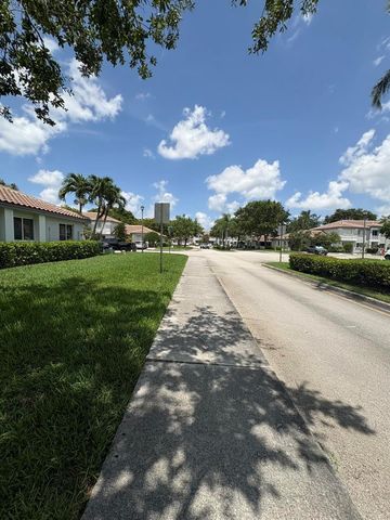 702 NW 208th Terrace, Pembroke Pines, FL 33029