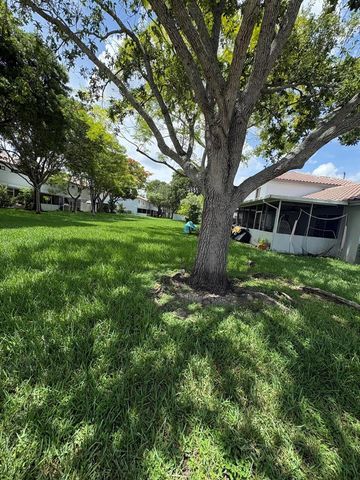 702 NW 208th Terrace, Pembroke Pines, FL 33029