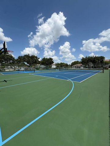 702 NW 208th Terrace, Pembroke Pines, FL 33029