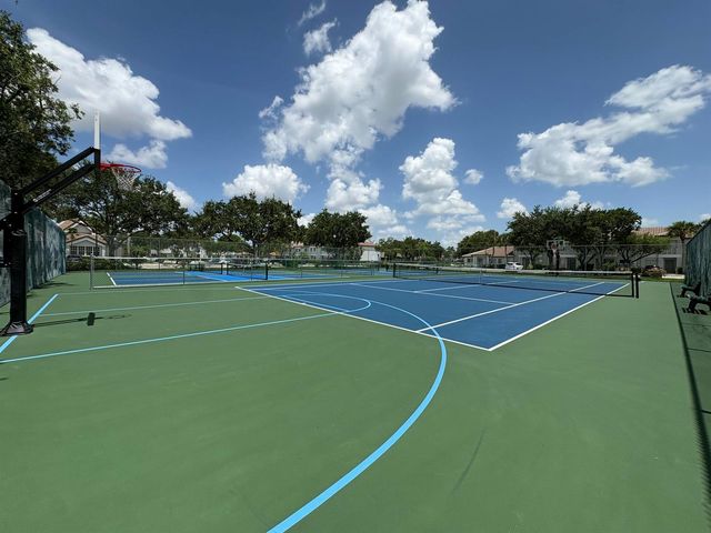 702 NW 208th Terrace, Pembroke Pines, FL 33029