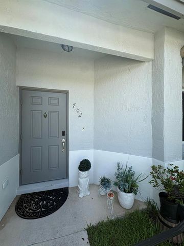 702 NW 208th Terrace, Pembroke Pines, FL 33029