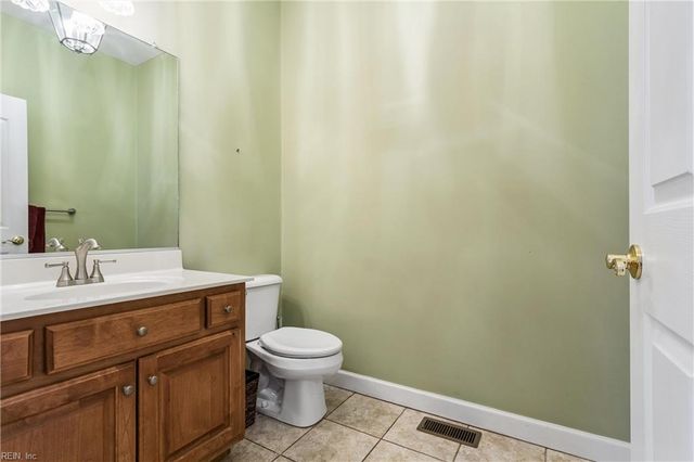 426 Richter LN, Yorktown, VA 23693