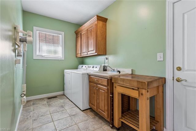 426 Richter LN, Yorktown, VA 23693