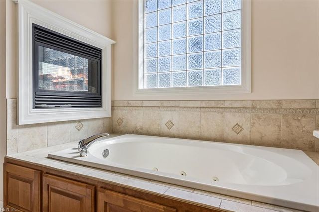 426 Richter LN, Yorktown, VA 23693