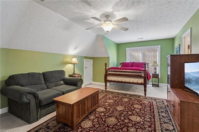 426 Richter LN, Yorktown, VA 23693