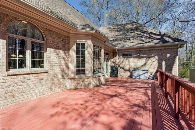 426 Richter LN, Yorktown, VA 23693