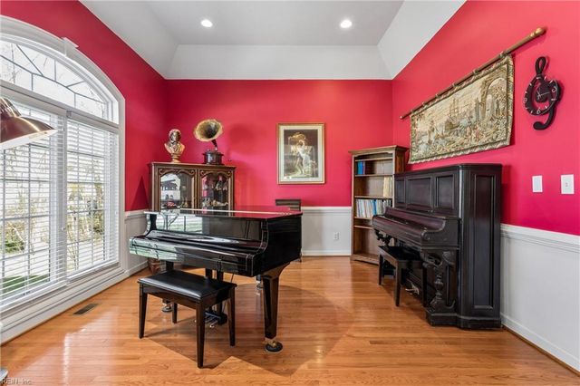 426 Richter LN, Yorktown, VA 23693