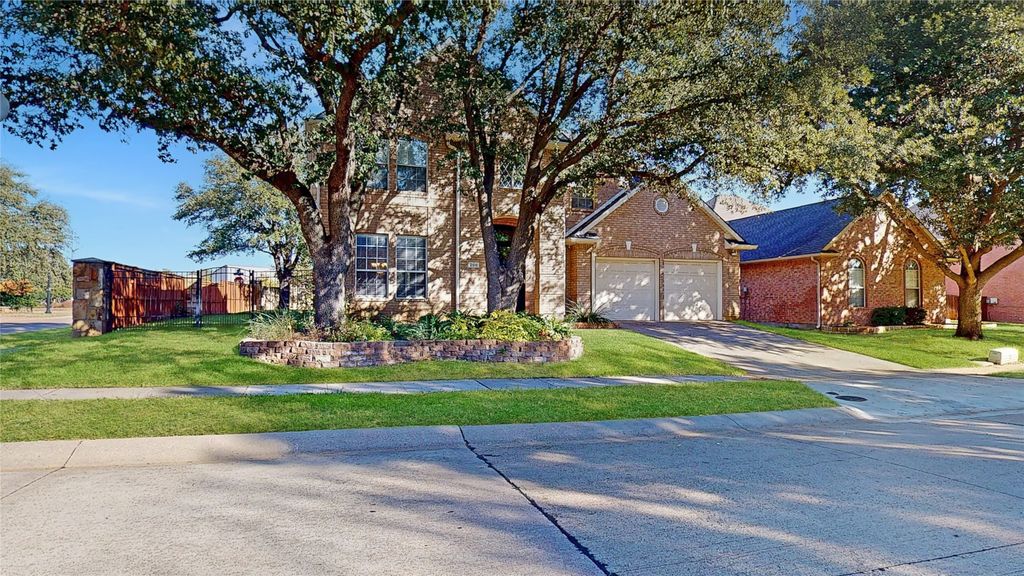 200 Patricia Lane, Highland Village, TX 75077