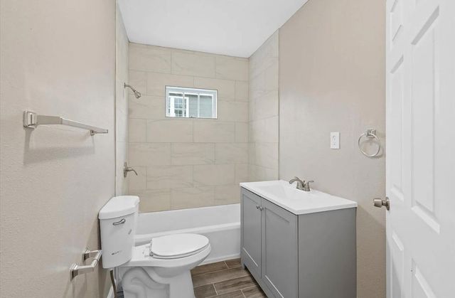 5244 Leeland Street A, Houston, TX 77023