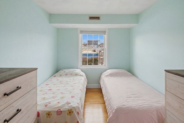 590 Boston St 303, Lynn, MA 01905