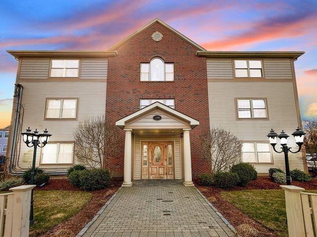 590 Boston St 303, Lynn, MA 01905