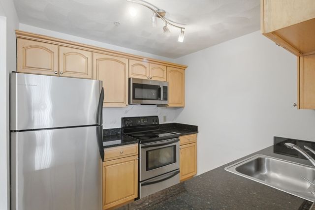 590 Boston St 303, Lynn, MA 01905