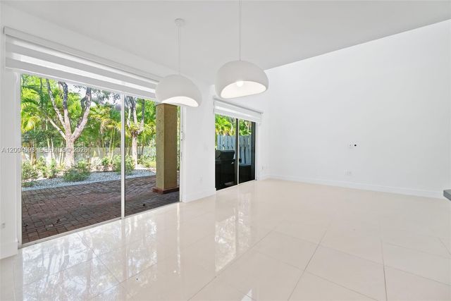 21012 NE 34th Ct, Aventura, FL 33180