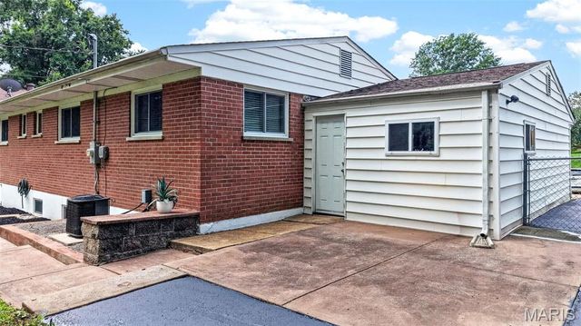 3256 Adie Road, St Ann, MO 63074