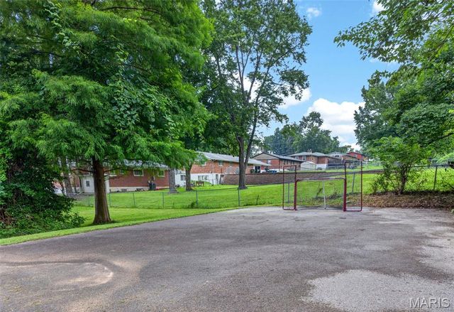 3256 Adie Road, St Ann, MO 63074