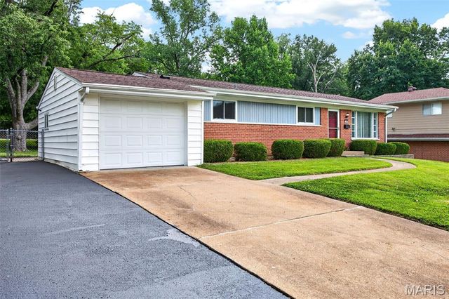 3256 Adie Road, St Ann, MO 63074
