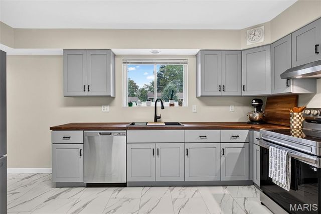 3256 Adie Road, St Ann, MO 63074