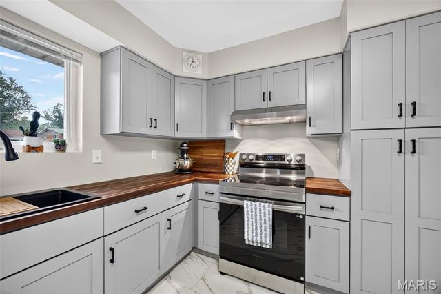 3256 Adie Road, St Ann, MO 63074