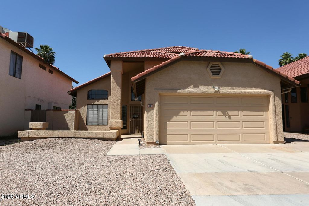 924 E MANOR Drive, Chandler, AZ 85225 — exterior