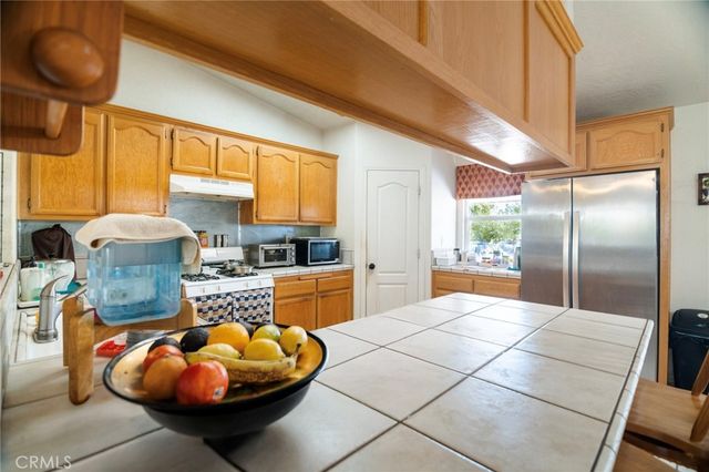 8871 Avocado Avenue, Hesperia, CA 92345