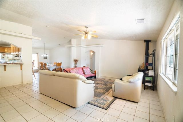 8871 Avocado Avenue, Hesperia, CA 92345