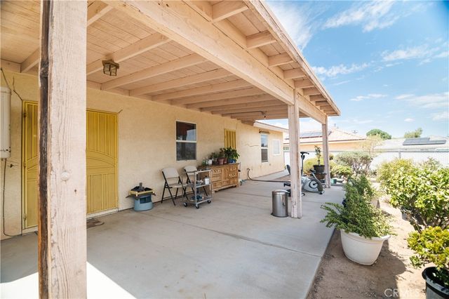 8871 Avocado Avenue, Hesperia, CA 92345