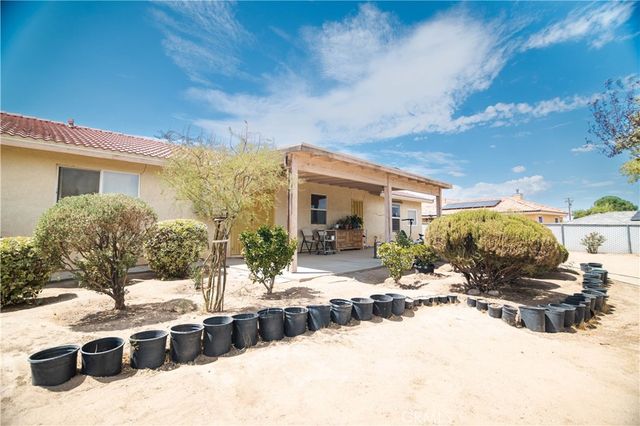 8871 Avocado Avenue, Hesperia, CA 92345