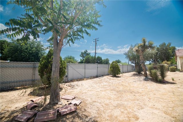 8871 Avocado Avenue, Hesperia, CA 92345