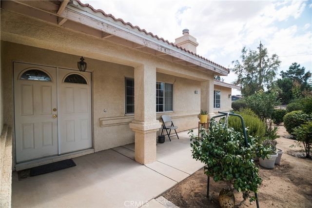 8871 Avocado Avenue, Hesperia, CA 92345