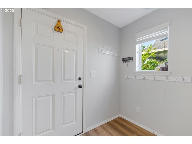 18843 CHANELLE Way, Oregon City, OR 97045