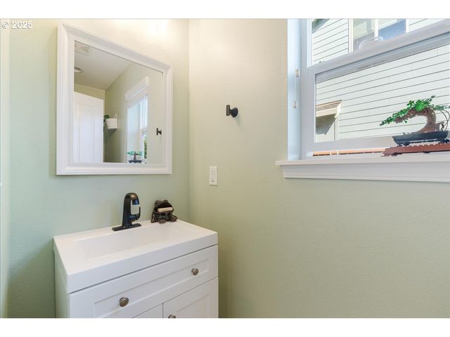 18843 CHANELLE Way, Oregon City, OR 97045
