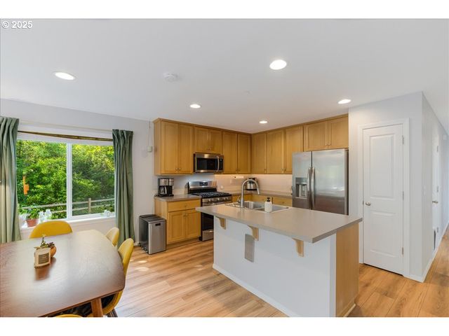 18843 CHANELLE Way, Oregon City, OR 97045