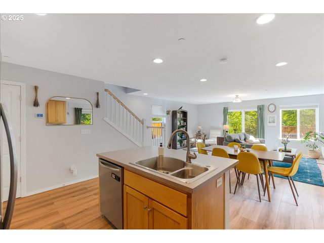 18843 CHANELLE Way, Oregon City, OR 97045