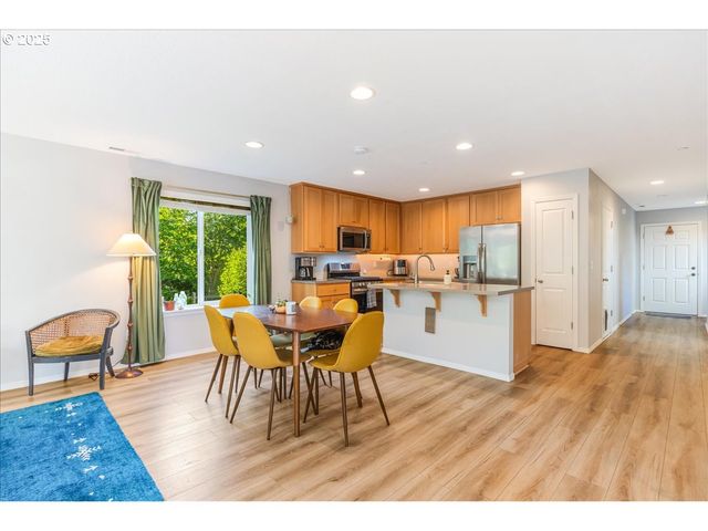 18843 CHANELLE Way, Oregon City, OR 97045