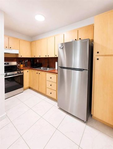 1525 NW 19th Ter 15, Miami, FL 33125