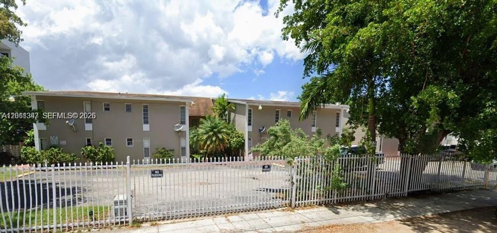 1525 NW 19th Ter 15, Miami, FL 33125