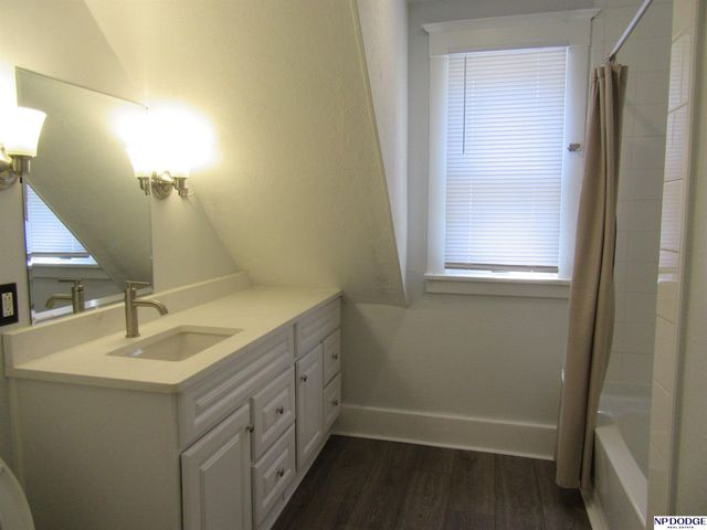 2114 G Street, Omaha, NE 68107