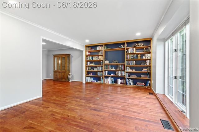 11295 Hillcrest Drive, Plymouth, MI 48170