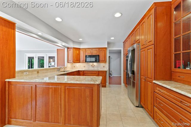 11295 Hillcrest Drive, Plymouth, MI 48170