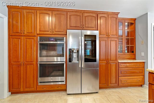 11295 Hillcrest Drive, Plymouth, MI 48170