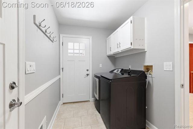 11295 Hillcrest Drive, Plymouth, MI 48170
