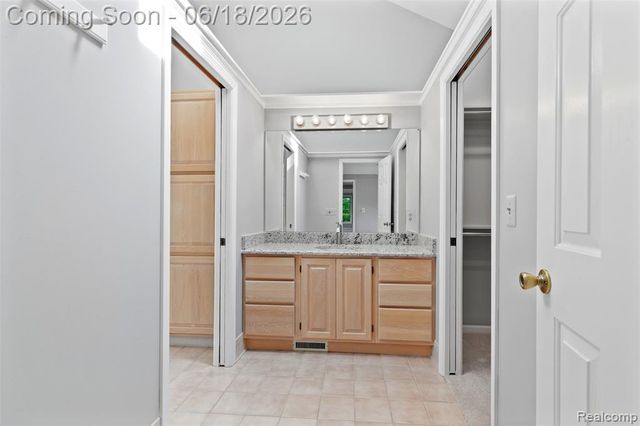 11295 Hillcrest Drive, Plymouth, MI 48170