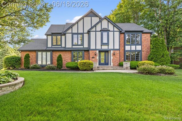 11295 Hillcrest Drive, Plymouth, MI 48170