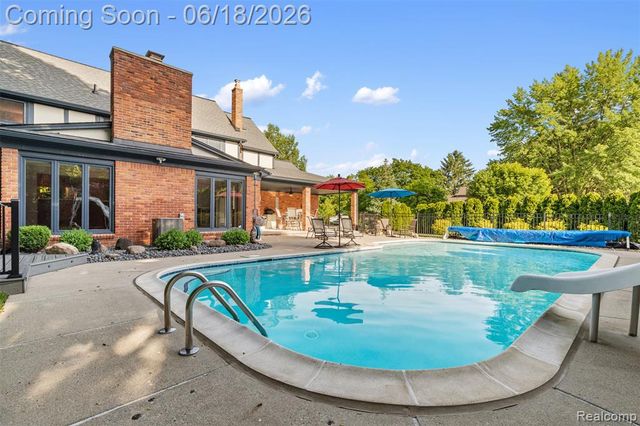 11295 Hillcrest Drive, Plymouth, MI 48170